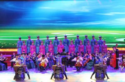 花滿草原 通遼文聯(lián)第六次代表大會(huì)專場(chǎng)文藝晚會(huì)，譜寫(xiě)新時(shí)代文藝華章